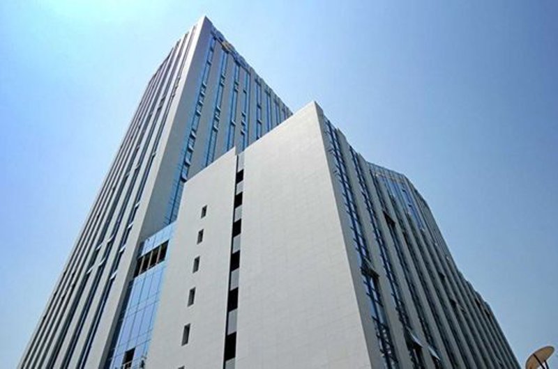 现代建筑中的绿色革命:幕墙设计引领新趋势